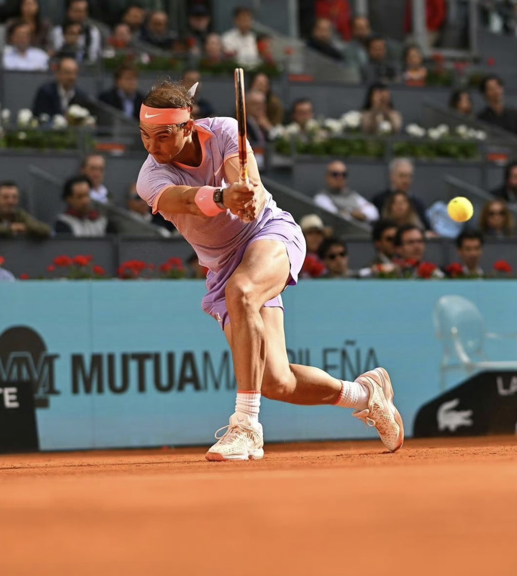 拉沃尔杯翻盘年终总决赛，纳达尔统治全场