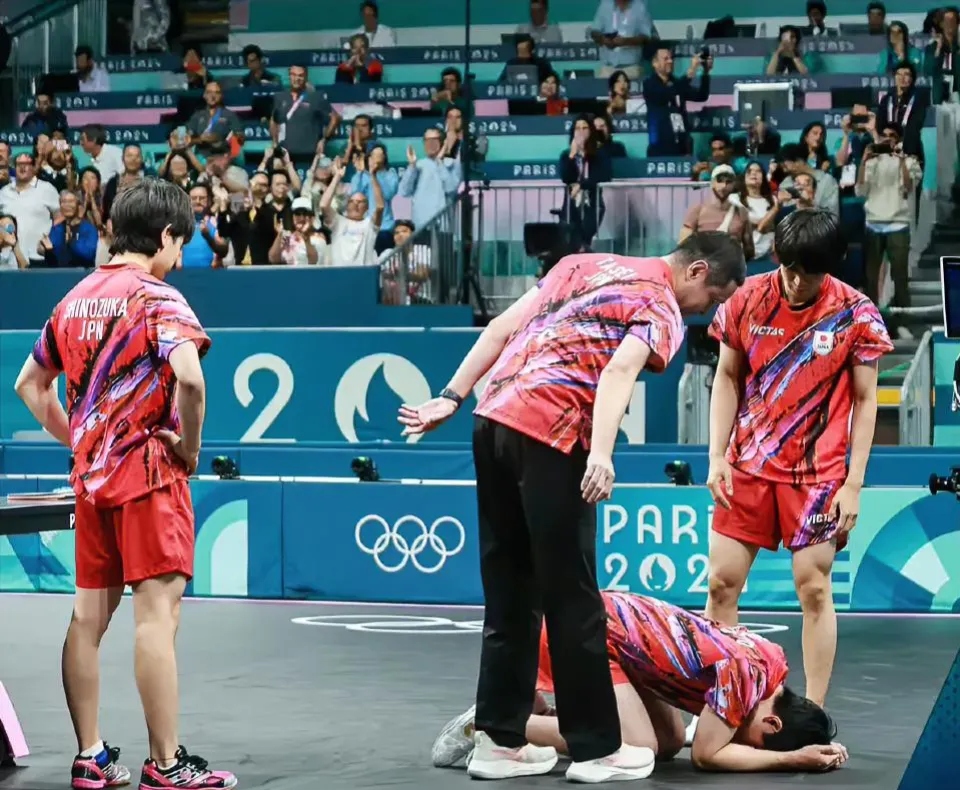 波兰队逆转瑞典队，张本智和带队取胜