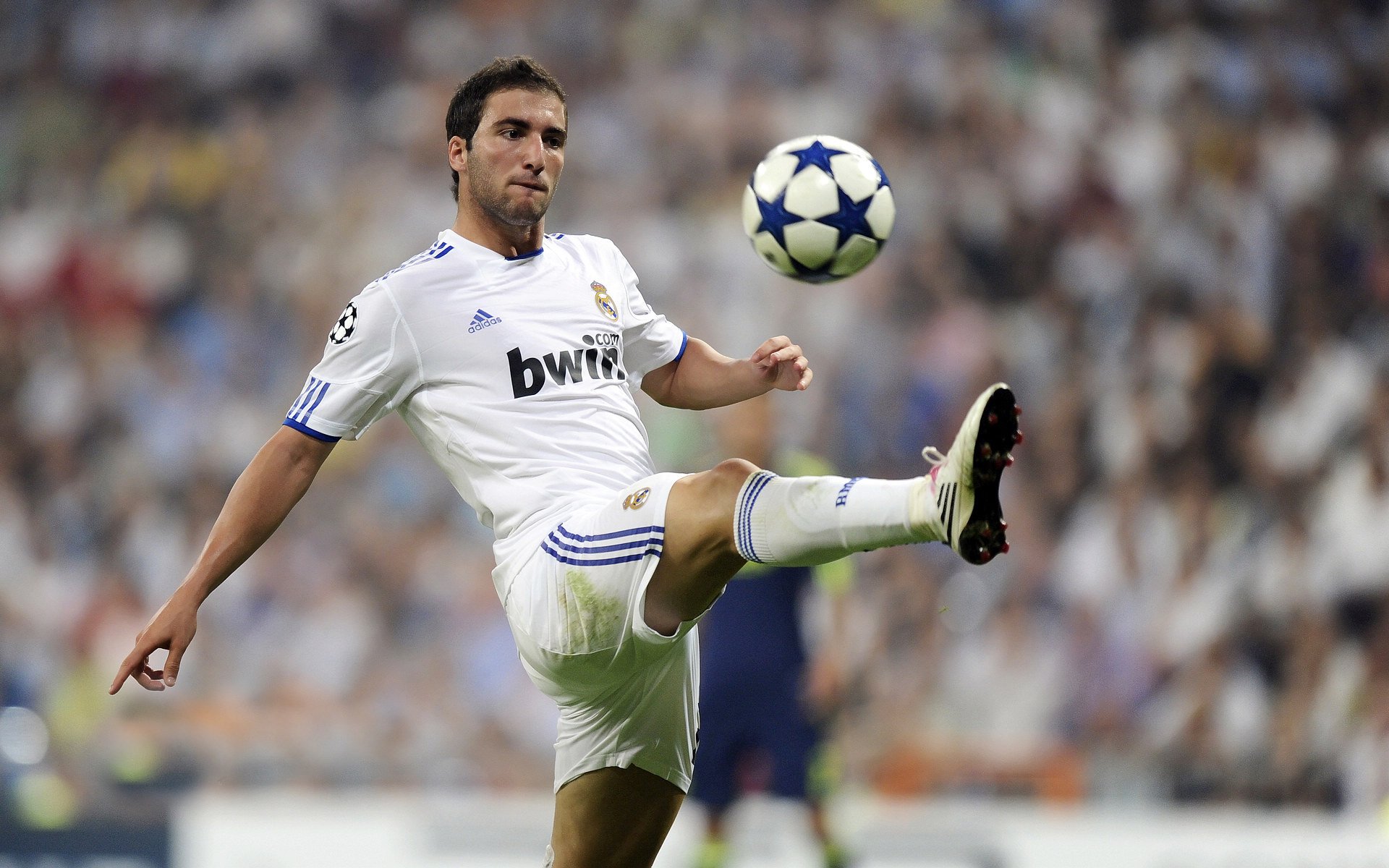 鹈鹕速胜辽宁队，莫兰特在美加墨世界杯接管比赛，当篮球成为全球流动的寓言